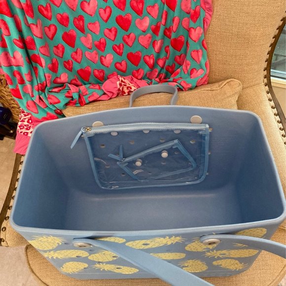 Large Pineapple Bogg Bag - Picture 9 of 11
